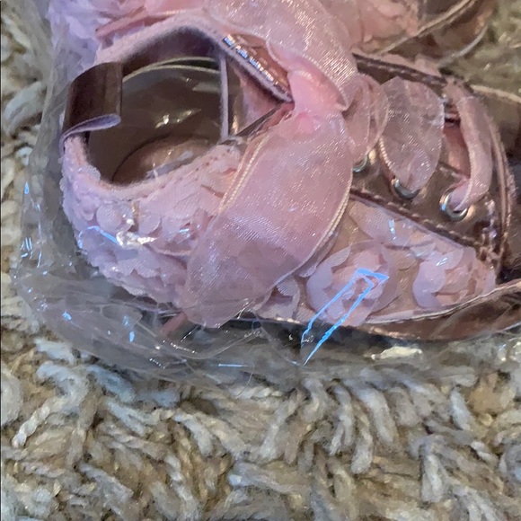 Shoes - Picture 2 of 7